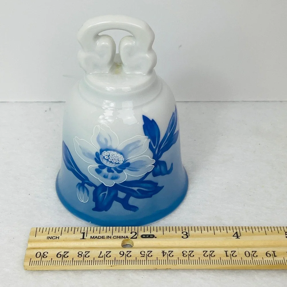 Bing & Grondahl Danbury Mint Blue White Floral Porcelain Bell Denmark 2172 4in